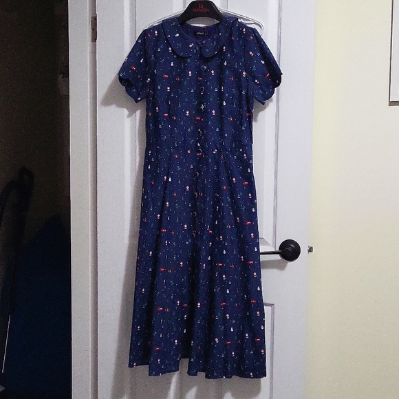 Scallop detail Christmas print cotton shirtdress - Picture 3 of 9